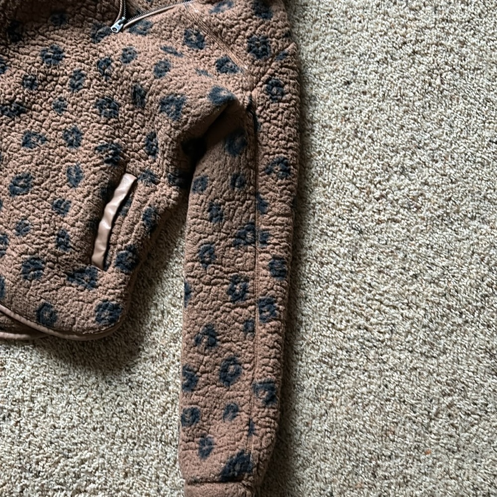 A&F Fleece - Picture 5 of 7